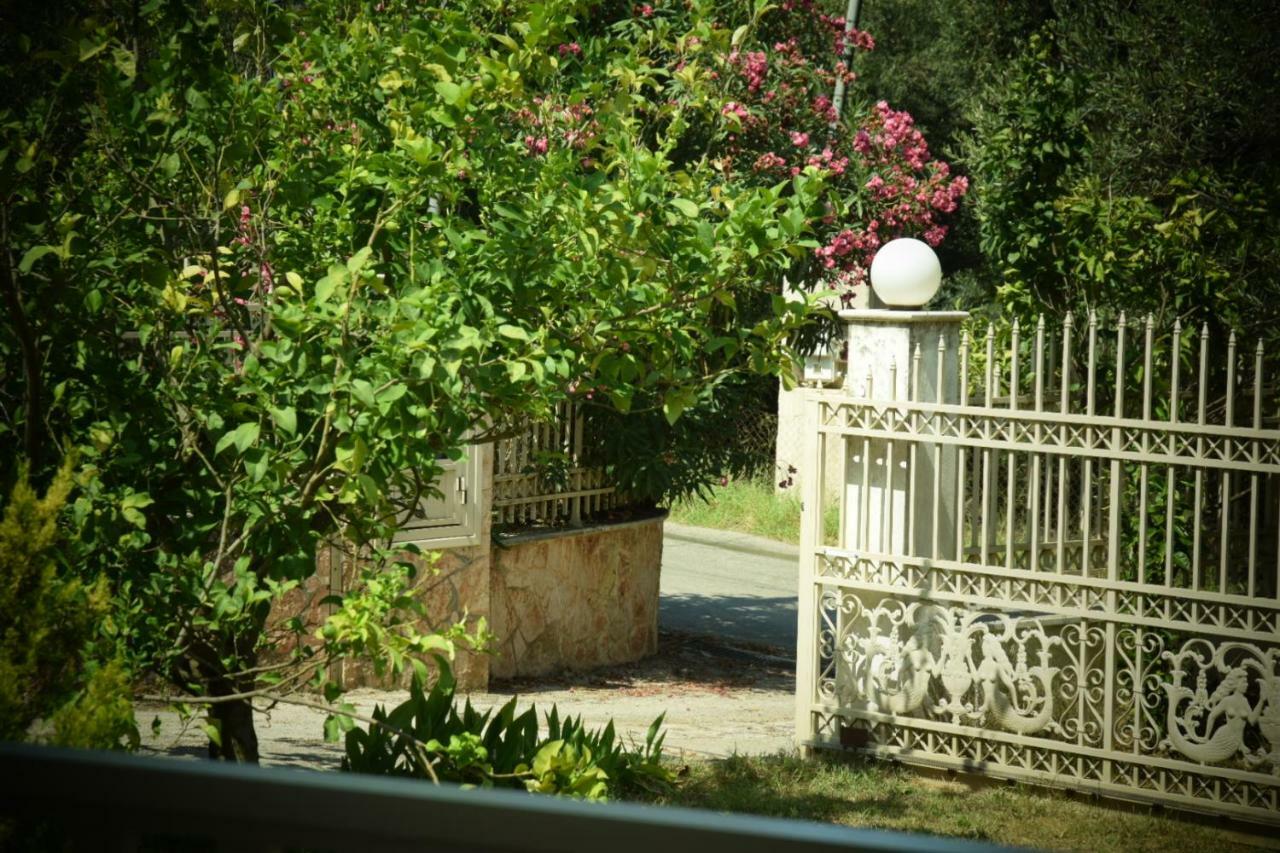 Areti'S Apartment อายีโอส เยออร์ยิโอส ปากอน ภายนอก รูปภาพ